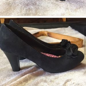 Croft & Barrow Black Suede heels 8.5